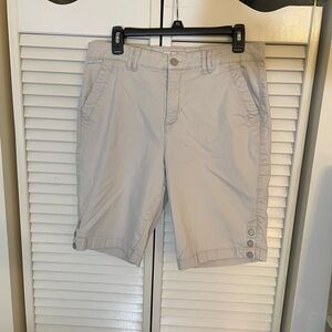 Gloria Vanderbilt Khaki Shorts